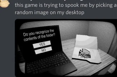 Game Picks a Random Desktop Image