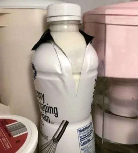 Молочная бутылка в костюме