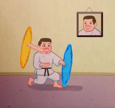 Мальчик защищается от портрета