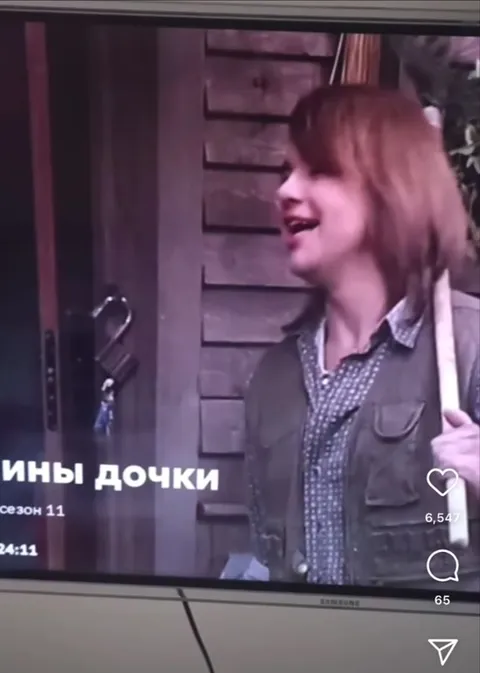 Женя смеётся над Полежайкиным
