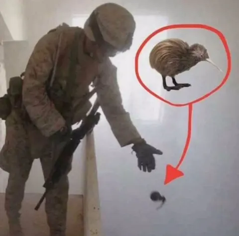 Солдат нашёл своего двойника
