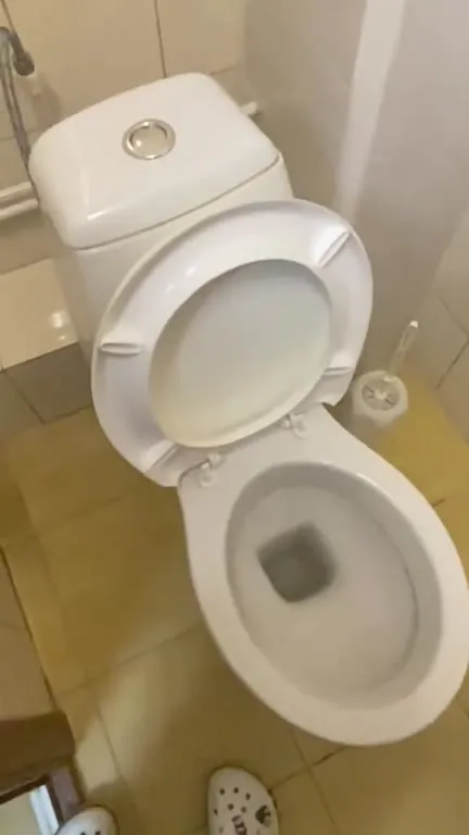 Рука вылезла из трубы