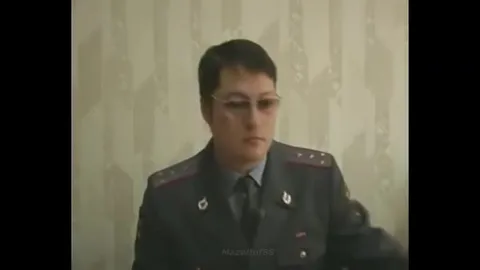 Офицер резко завершает разговор