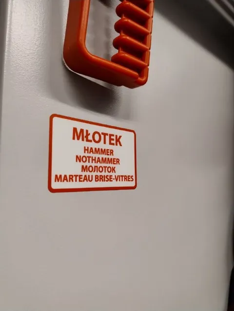 Młotek do szyby