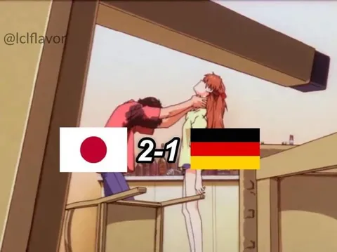 Япония обыгрывает Германию 2:1