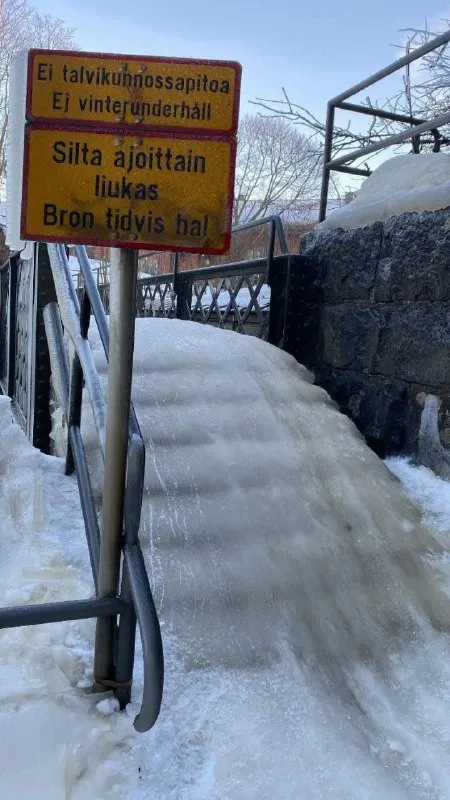 Silta ajottain liukas