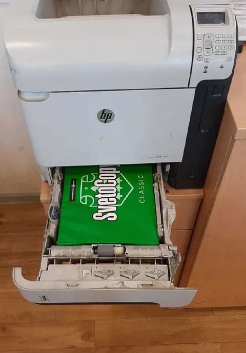 Printer Uses Staples Paper