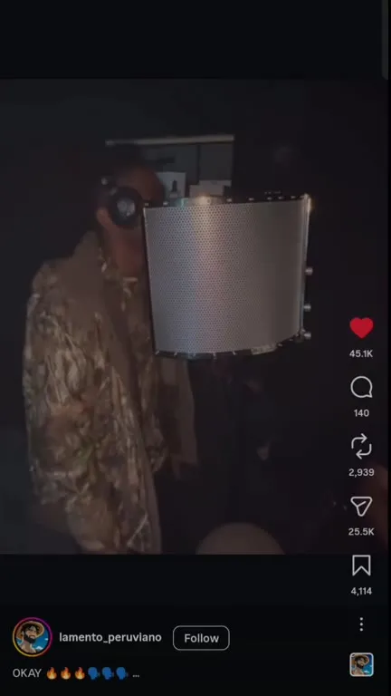 Microphone Makes Him Hum