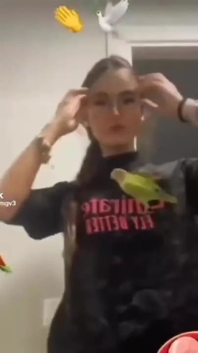Girl Sends Parrot to Heaven