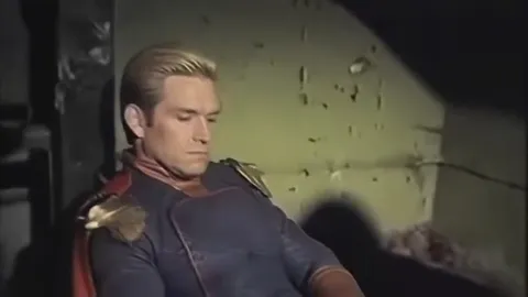 Хоумлендер терпеливо слушает историю