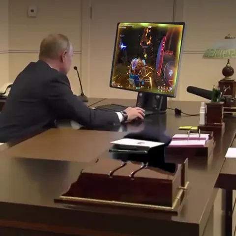 Путин играет в шутер