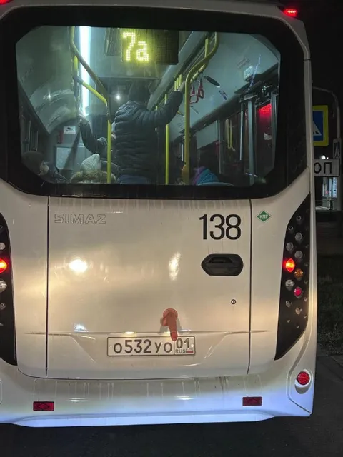Удобные поручни в автобусе