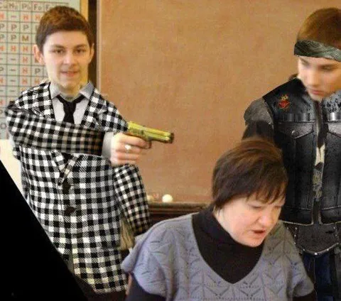 Школьник с игрушечным пистолетом