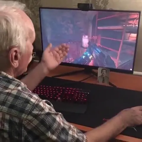 Дед спорит с игрой