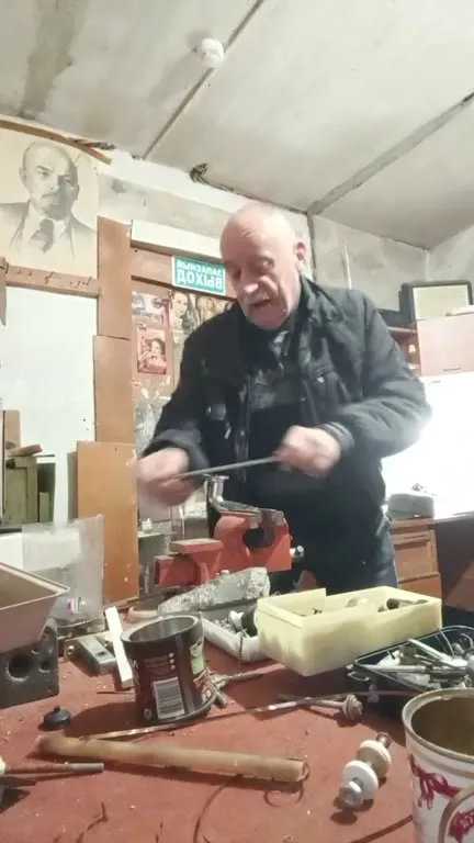 Мастерская превращается в рейв