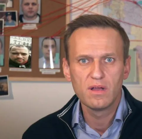 Шокированный Навальный
