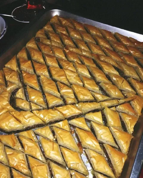 Поднос восточной пахлавы