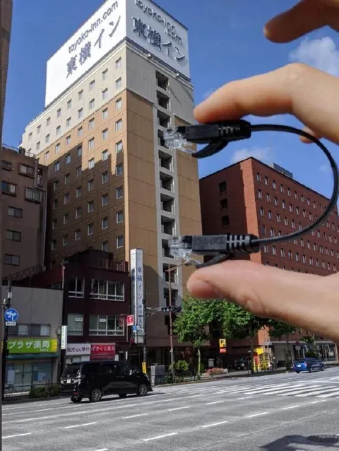 ホテルのコンセントを抜く手