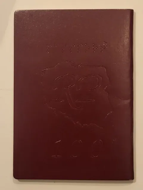Таинственная книга со шрифтом Брайля