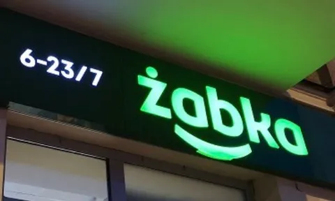 Żabka работает допоздна