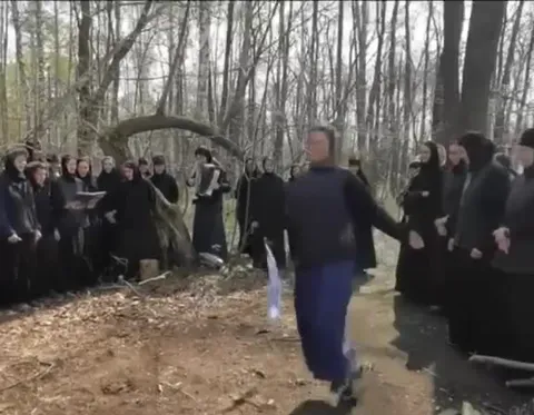 Похороны превратились в танцы