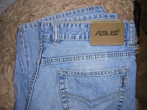 Ноутбук ASUS в кармане
