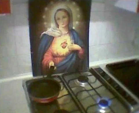 Иисус защищает кухню