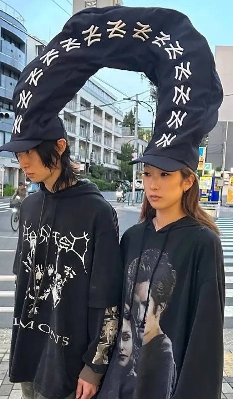 Giant Hat Street Style