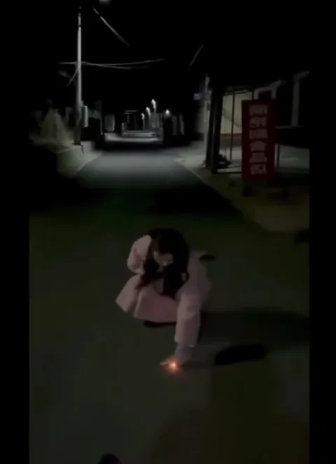 烟花变成洞穴阳光