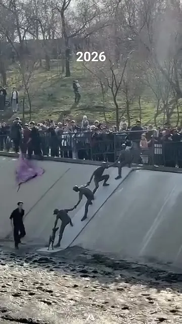 2026 против 2016