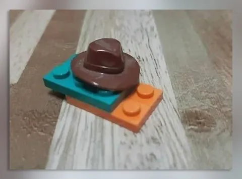 Ковбойская шляпа из LEGO
