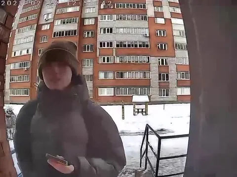 Поцелуи у двери