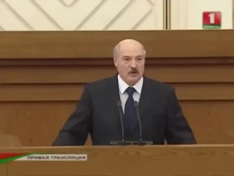 Лукашенко эмоционально объясняет
