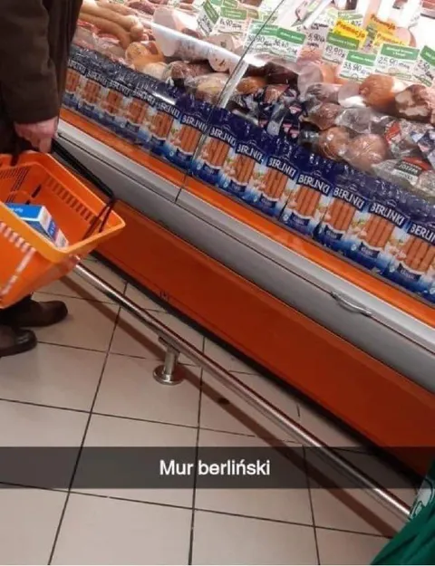 Mur berliński z kiełbasek