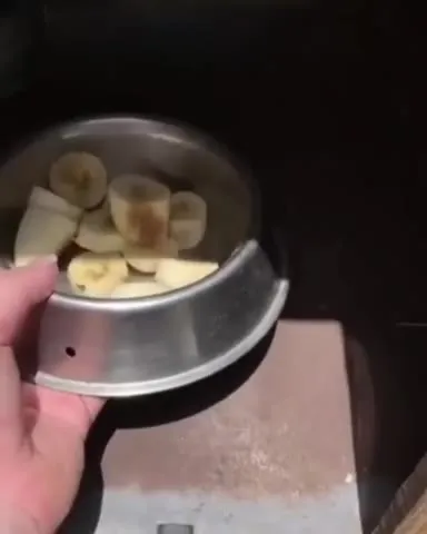 Обезьянка в тапочке
