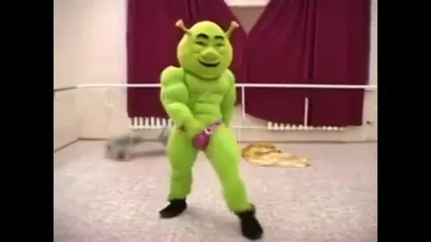 Шрек танцует за маму