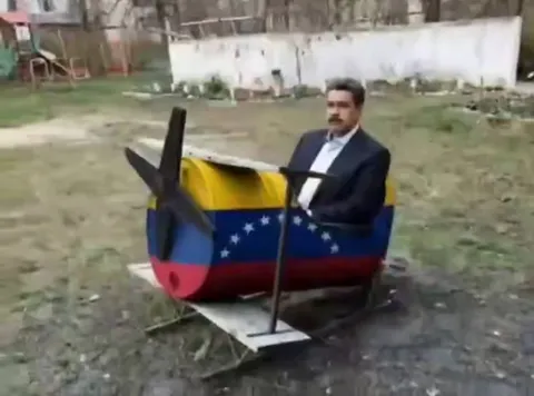 Самолёт из подручных материалов