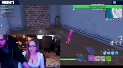 Fortnite Streamer Gets Distracted