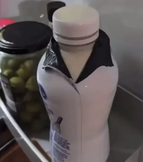 Бутылка в костюме