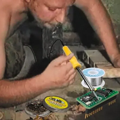 Мастер чинит микросхему
