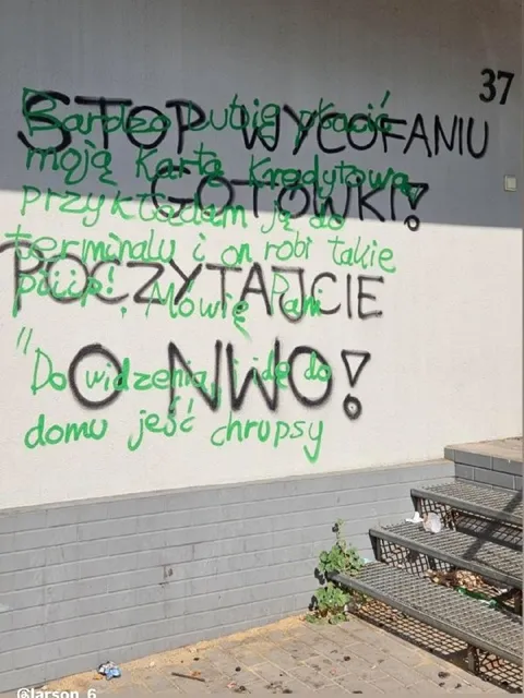 Karta kredytowa przy terminalu