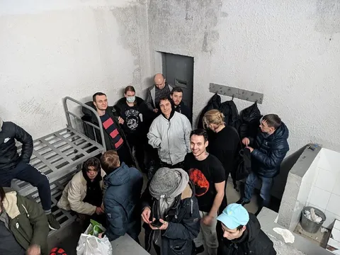 Переполненная камера без матрасов