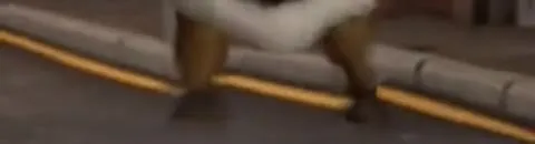 Танец у бордюра