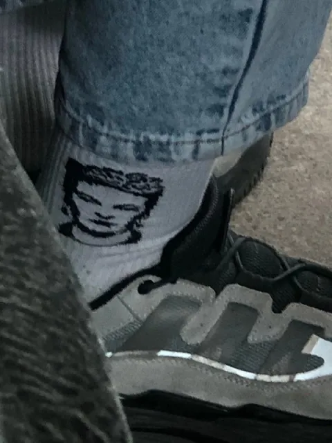 Лицо на носке