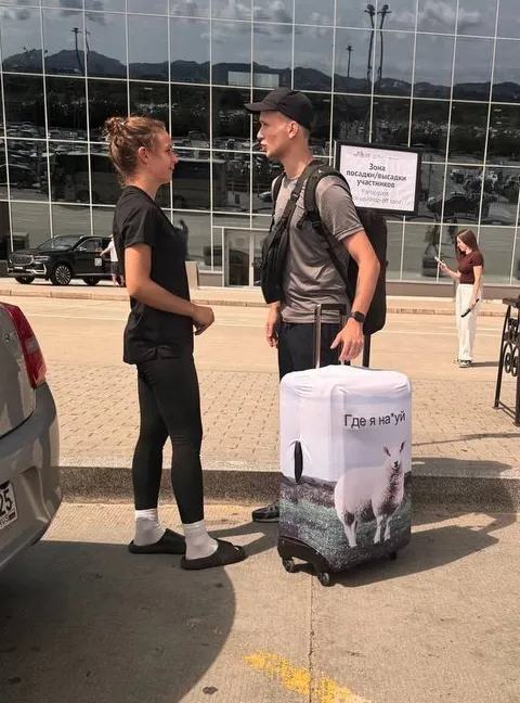 Чемодан не знает где он