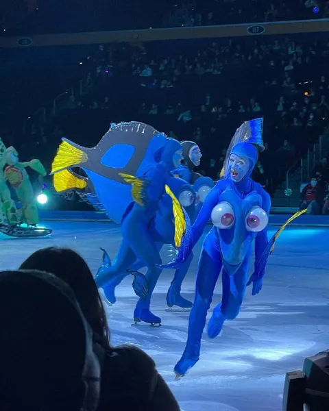 Синие инопланетяне на льду
