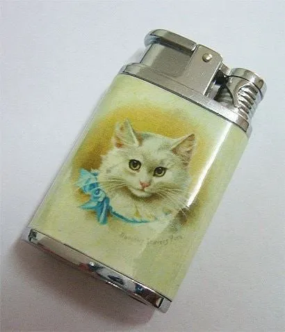 Зажигалка с котёнком
