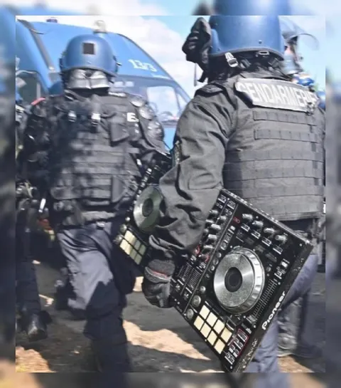 Gendarmes en mode DJ