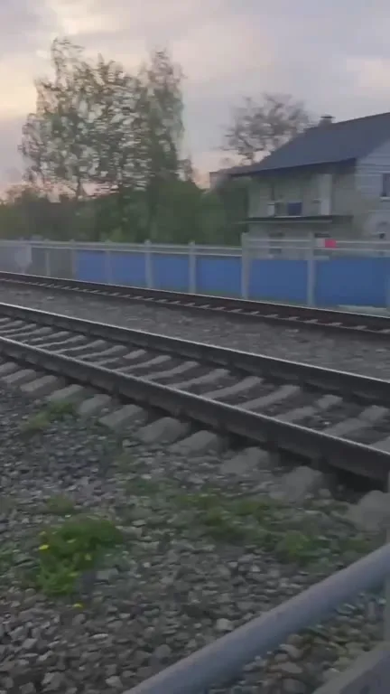 Переход превращается в поезд