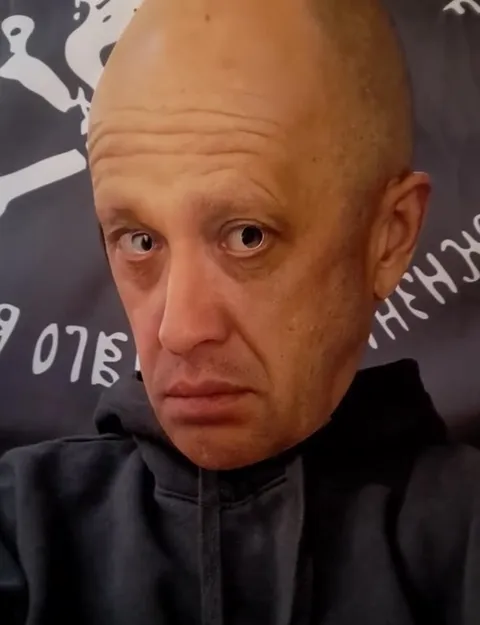 Пригожин смотрит с подозрением